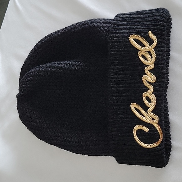 Chanel cashmere beanie in black - Picture 1 of 5